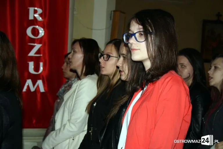 Bierzmowanie ostrowskiej młodzieży (zdjęcia)
