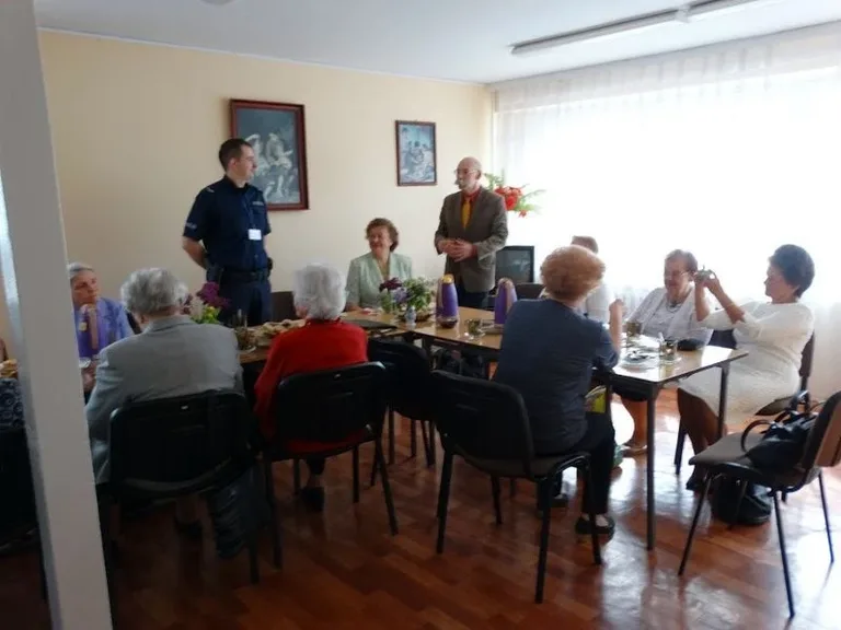 Mundurowi spotkali się z seniorami (zdjęcia)