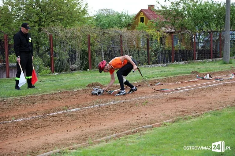 Strażacy zawodowcy na start! (zdjęcia)