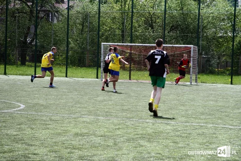 SP nr 3 i GP nr 3 liderami w piłce nożnej (zdjęcia)