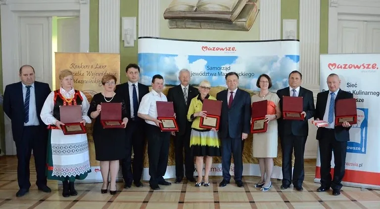 Mieszkańcy Ostrowi Maz. z Laurem Marszałka