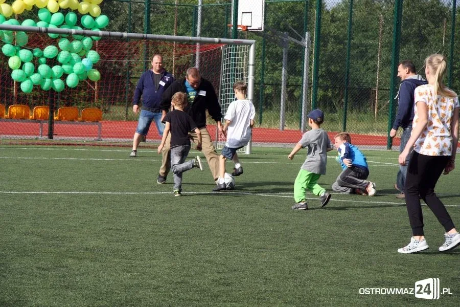 Rywalizowali rodzinnie na orliku (zdjęcia)