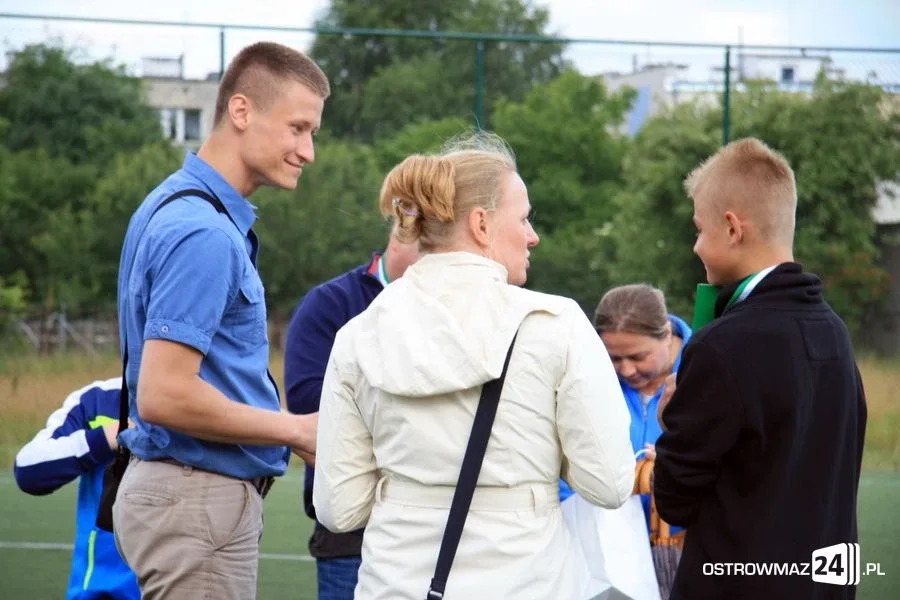 Rywalizowali rodzinnie na orliku (zdjęcia)