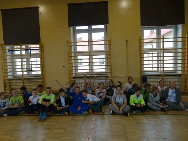 Uczniowie SP1 z kartami rowerowymi (zdjęcia)