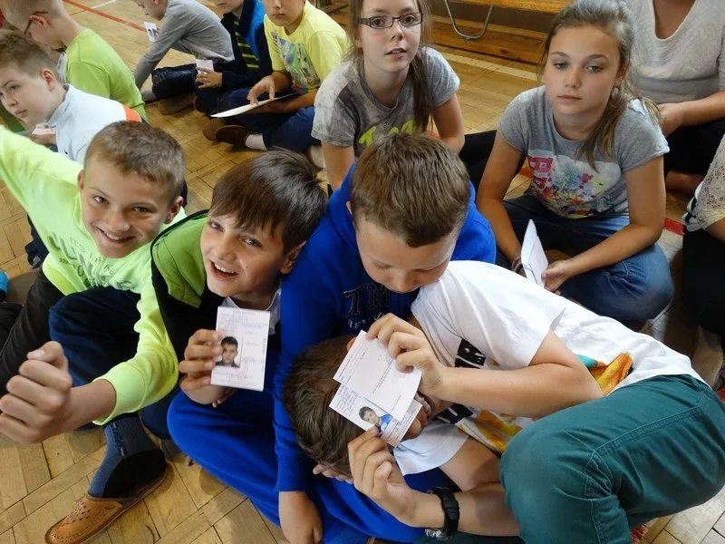 Uczniowie SP1 z kartami rowerowymi (zdjęcia)