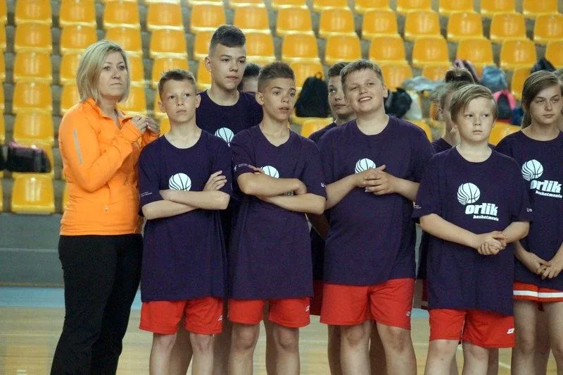 Uczniowie SP1 w koszykarskim finale (zdjęcia)