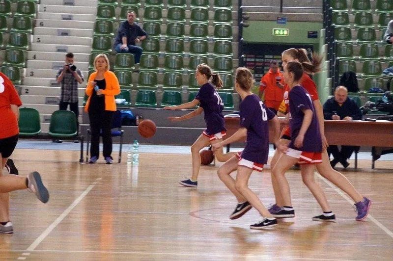 Uczniowie SP1 w koszykarskim finale (zdjęcia)