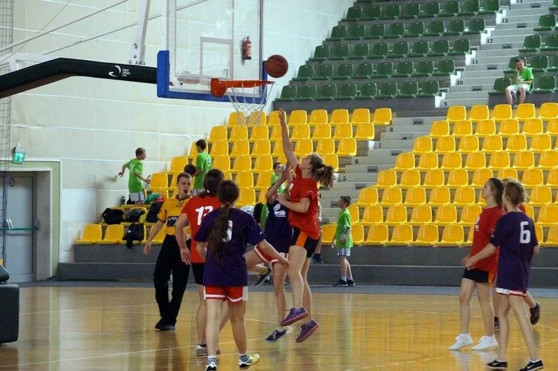 Uczniowie SP1 w koszykarskim finale (zdjęcia)