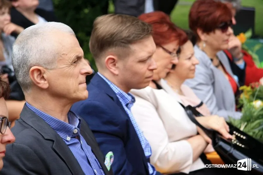 Piknik z książką (zdjęcia)