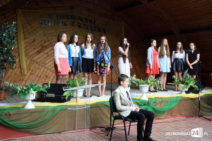 Piknik z książką (zdjęcia)