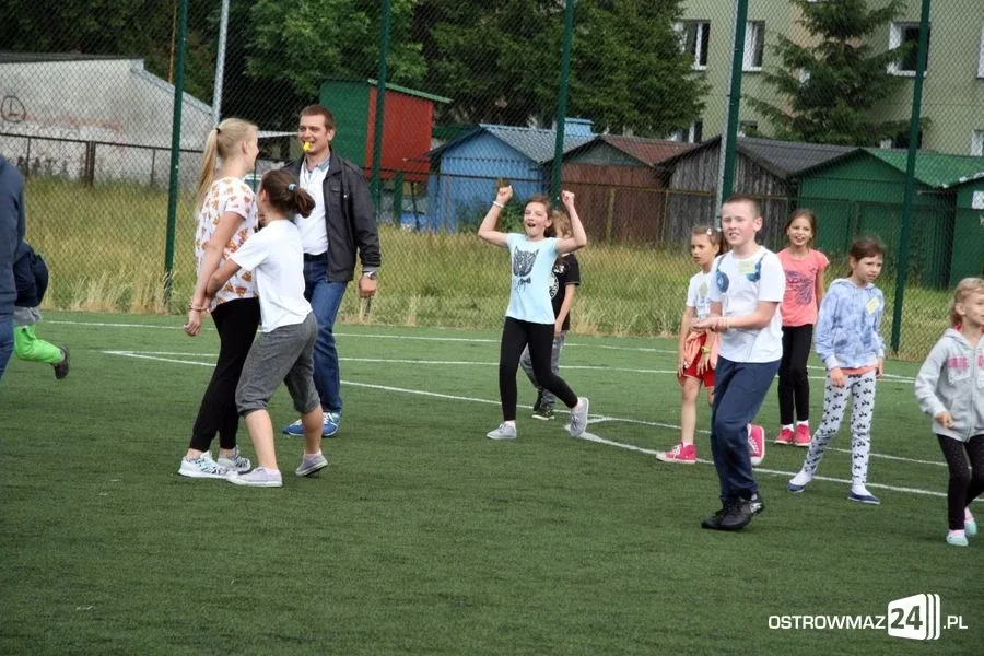 Rywalizowali rodzinnie na orliku (zdjęcia)