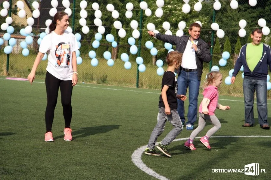 Rywalizowali rodzinnie na orliku (zdjęcia)
