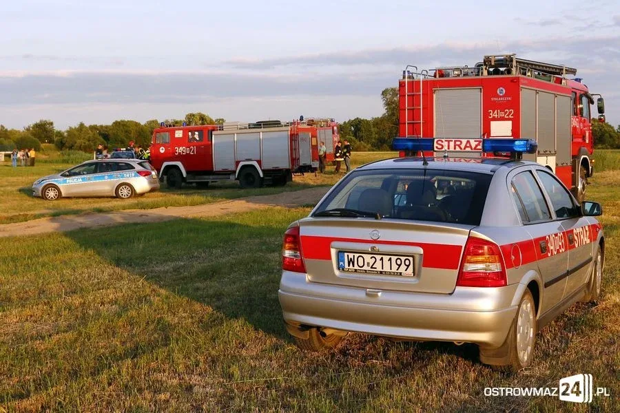 Spalone auto i ciało w rzece (zdjęcia)