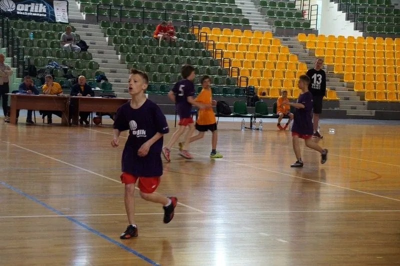 Uczniowie SP1 w koszykarskim finale (zdjęcia)