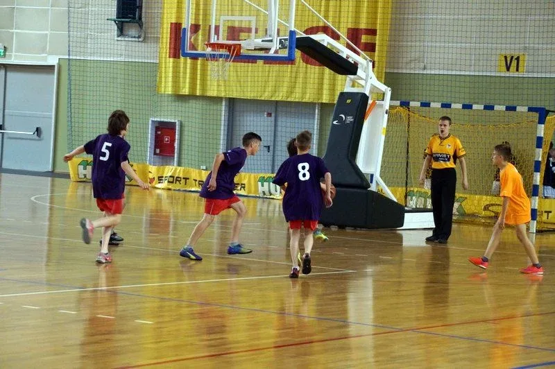 Uczniowie SP1 w koszykarskim finale (zdjęcia)