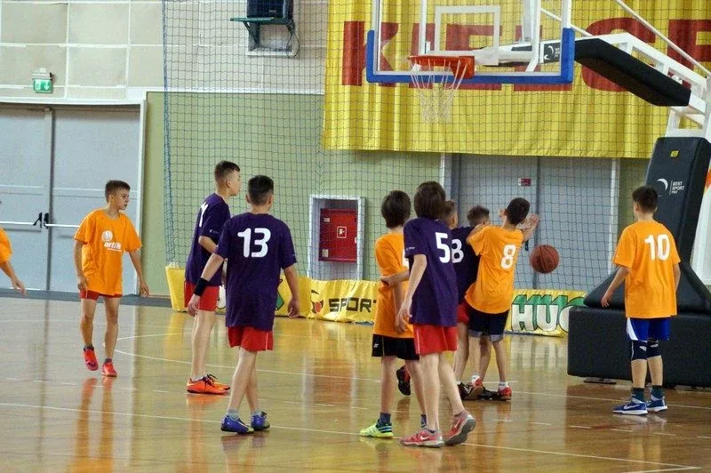 Uczniowie SP1 w koszykarskim finale (zdjęcia)