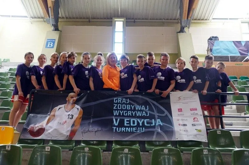 Uczniowie SP1 w koszykarskim finale (zdjęcia)