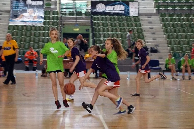 Uczniowie SP1 w koszykarskim finale (zdjęcia)