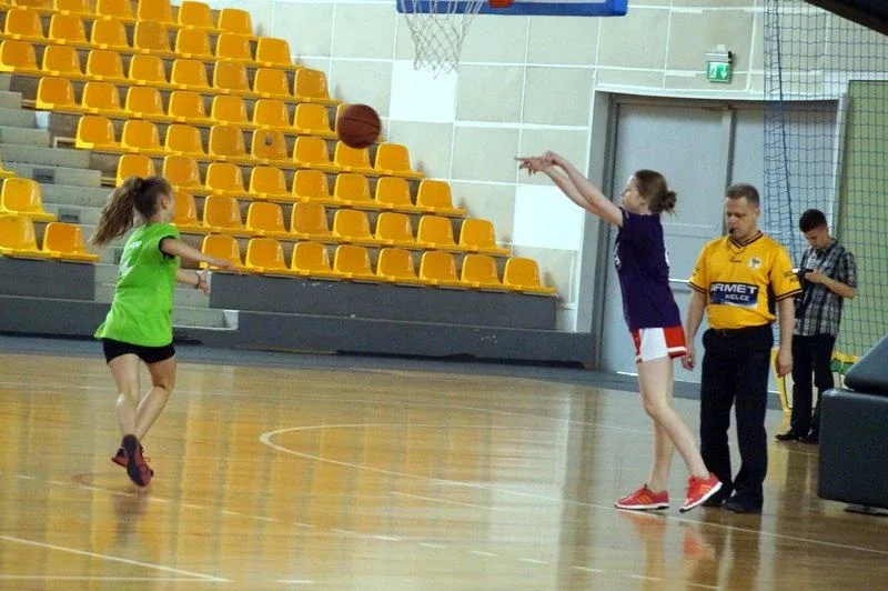 Uczniowie SP1 w koszykarskim finale (zdjęcia)
