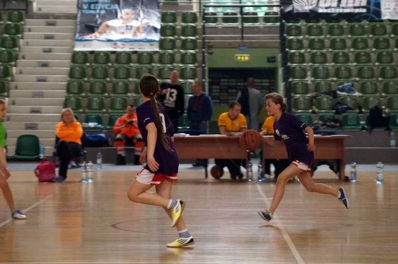 Uczniowie SP1 w koszykarskim finale (zdjęcia)