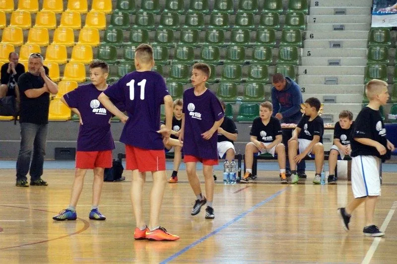 Uczniowie SP1 w koszykarskim finale (zdjęcia)
