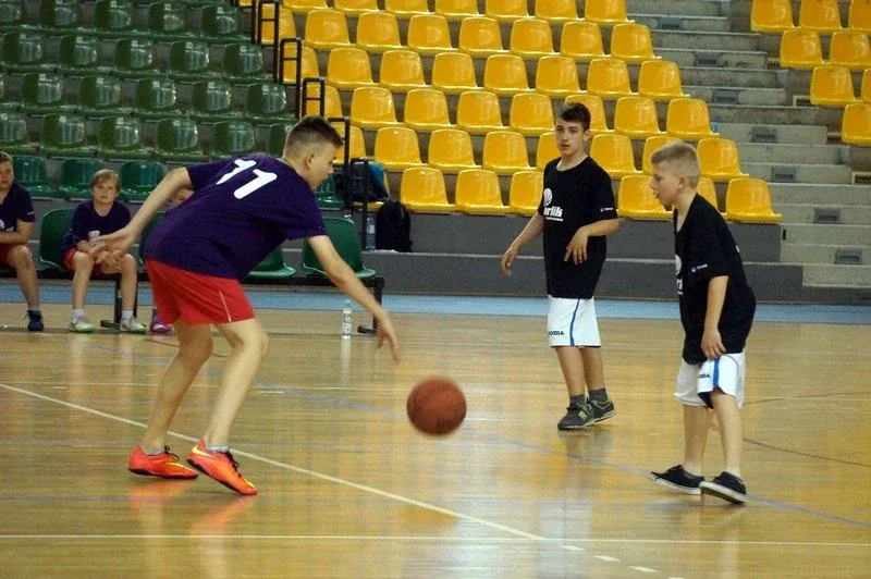 Uczniowie SP1 w koszykarskim finale (zdjęcia)
