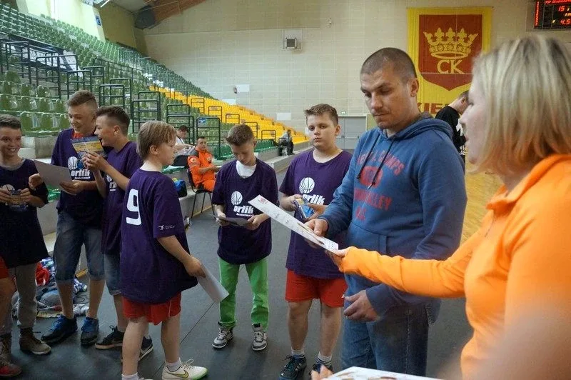 Uczniowie SP1 w koszykarskim finale (zdjęcia)
