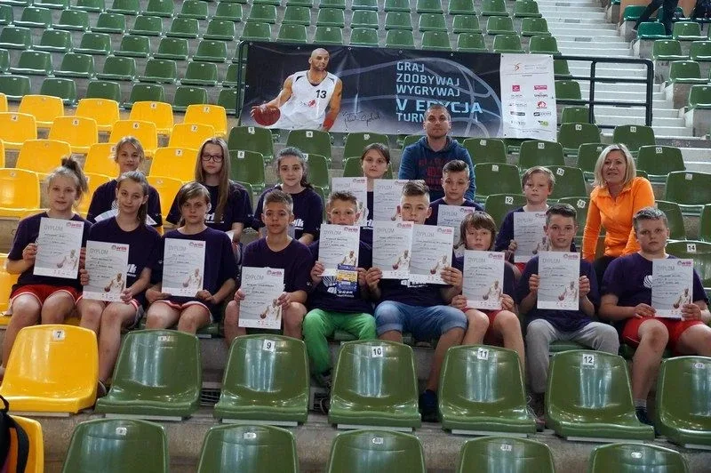 Uczniowie SP1 w koszykarskim finale (zdjęcia)
