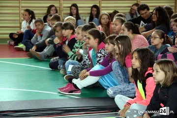 Kasyno zagrało w ostrowskich szkołach (zdjęcia, wideo)