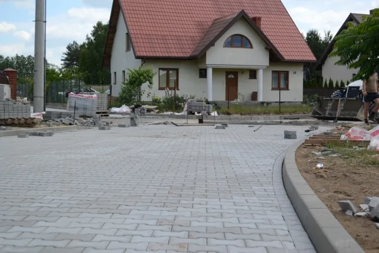 Inwestycja na ul. Oficerskiej dobiega końca (zdjęcia)