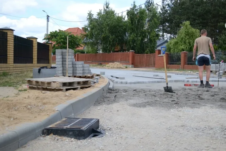 Inwestycja na ul. Oficerskiej dobiega końca (zdjęcia)