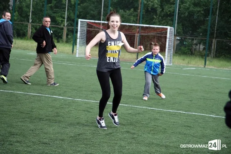 Rywalizowali rodzinnie na orliku (zdjęcia)