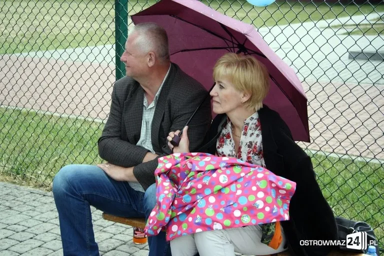 Rywalizowali rodzinnie na orliku (zdjęcia)