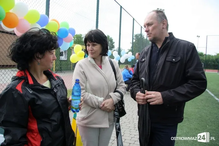 Rywalizowali rodzinnie na orliku (zdjęcia)