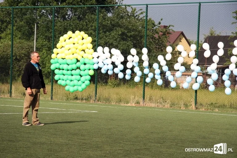 Rywalizowali rodzinnie na orliku (zdjęcia)