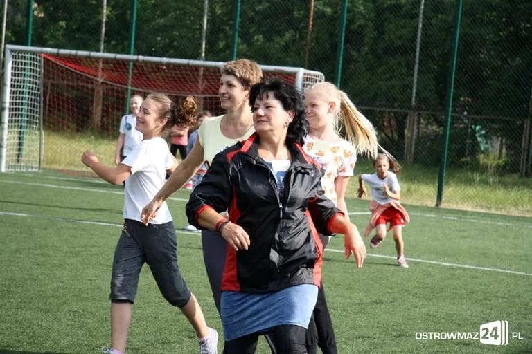 Rywalizowali rodzinnie na orliku (zdjęcia)