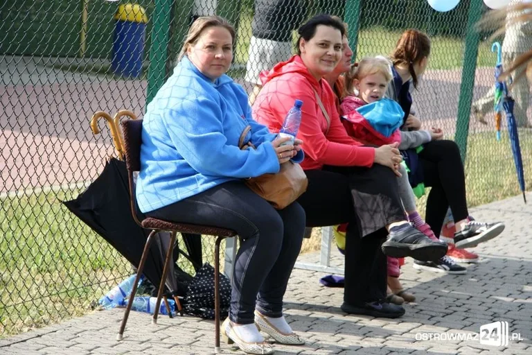 Rywalizowali rodzinnie na orliku (zdjęcia)
