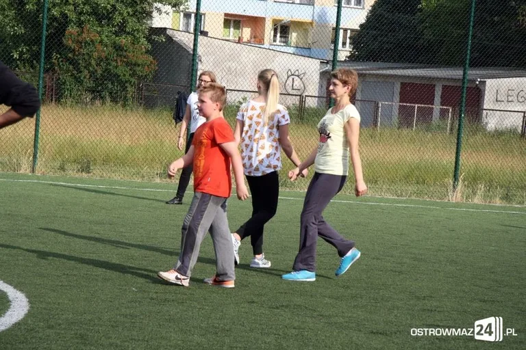 Rywalizowali rodzinnie na orliku (zdjęcia)