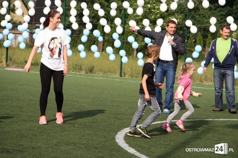 Rywalizowali rodzinnie na orliku (zdjęcia)