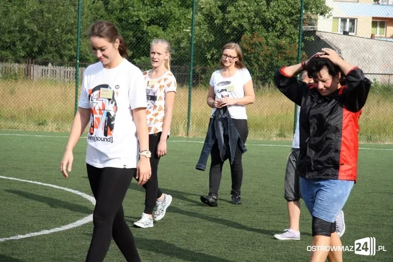 Rywalizowali rodzinnie na orliku (zdjęcia)