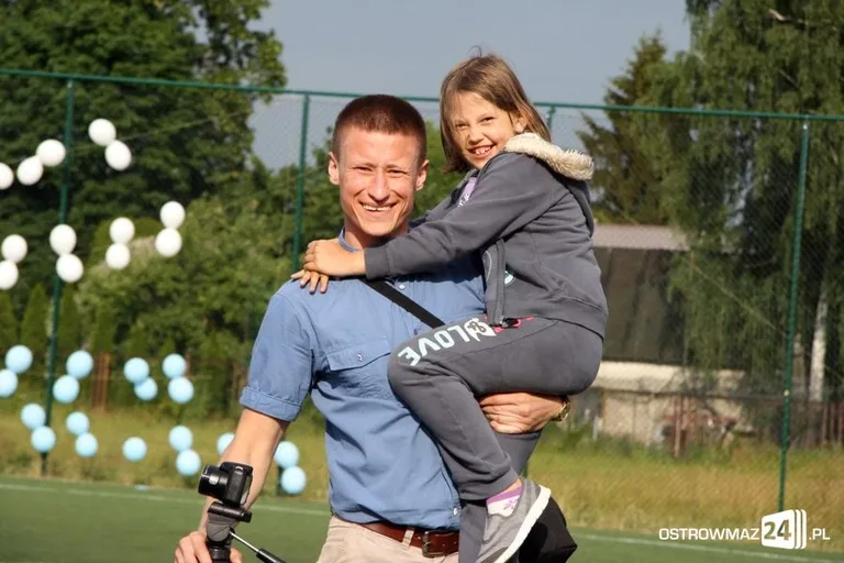 Rywalizowali rodzinnie na orliku (zdjęcia)