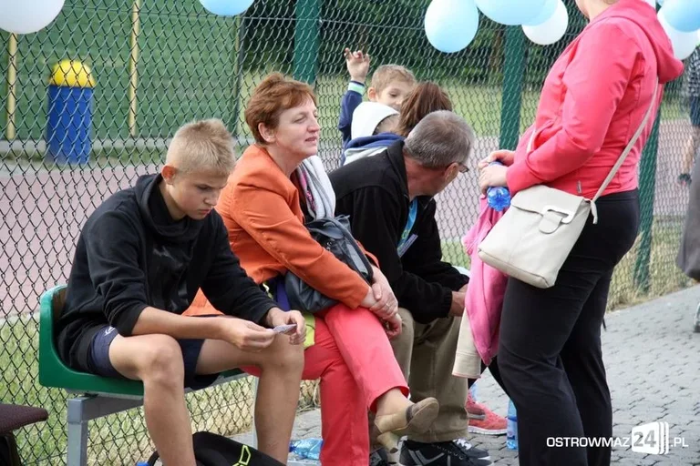 Rywalizowali rodzinnie na orliku (zdjęcia)