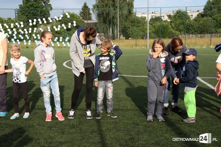 Rywalizowali rodzinnie na orliku (zdjęcia)