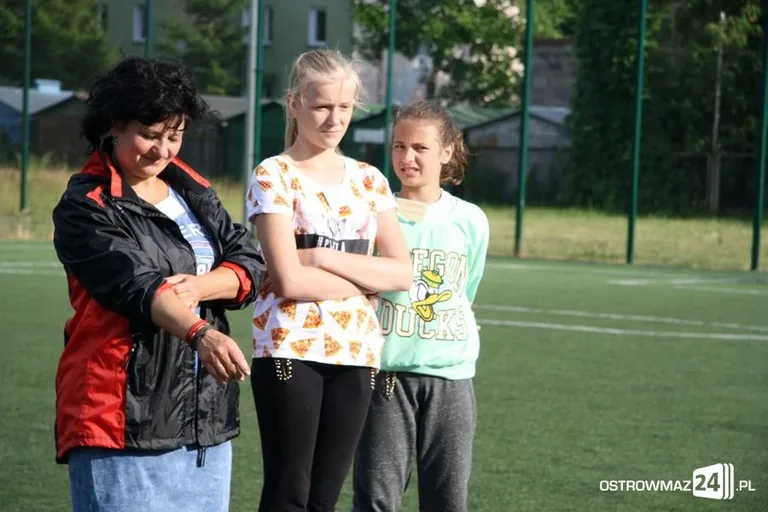 Rywalizowali rodzinnie na orliku (zdjęcia)