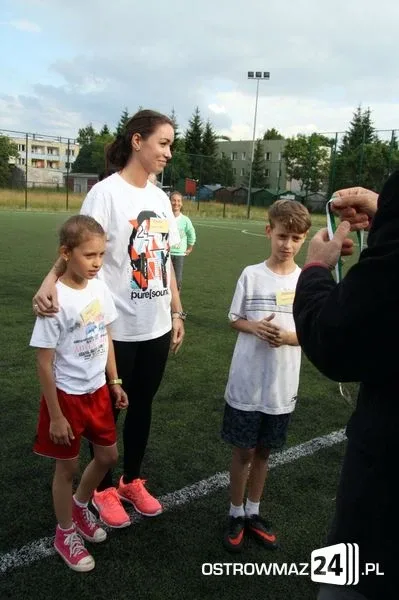 Rywalizowali rodzinnie na orliku (zdjęcia)