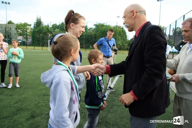 Rywalizowali rodzinnie na orliku (zdjęcia)