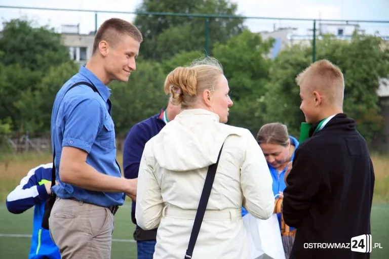 Rywalizowali rodzinnie na orliku (zdjęcia)