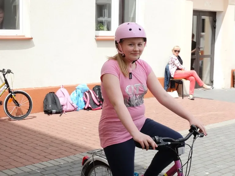 Uczniowie SP1 z kartami rowerowymi (zdjęcia)