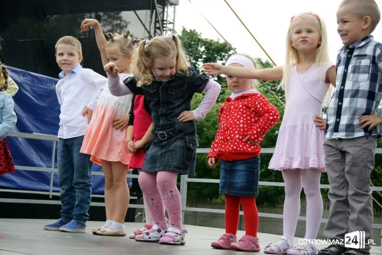Pokazy sportowe i taneczne (zdjęcia, wideo)