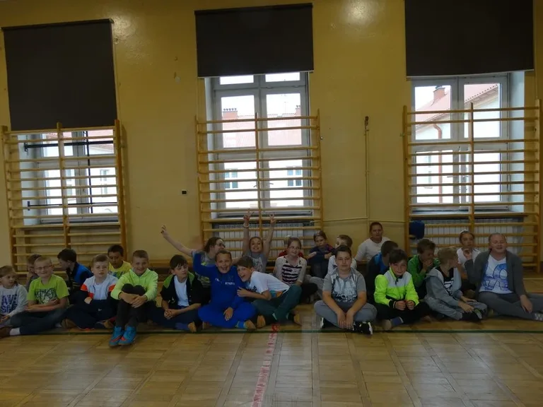 Uczniowie SP1 z kartami rowerowymi (zdjęcia)